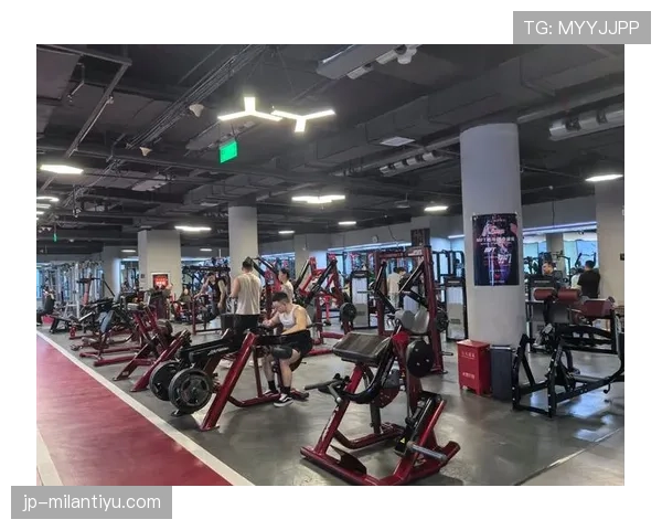吴向东这训练强度,凌晨四点健身房打卡是日常? 吴向东这训练强度,凌晨四点健身房打卡是日常?